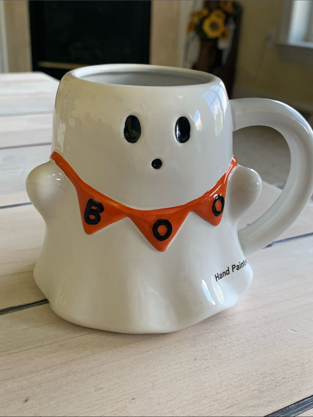 White Ghost 'BOO' Ceramic Halloween Mug - Picture 1 of 3